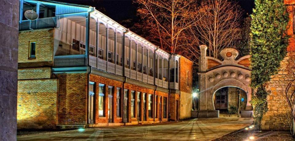 Hotel Devino Kutaisi Exterior photo